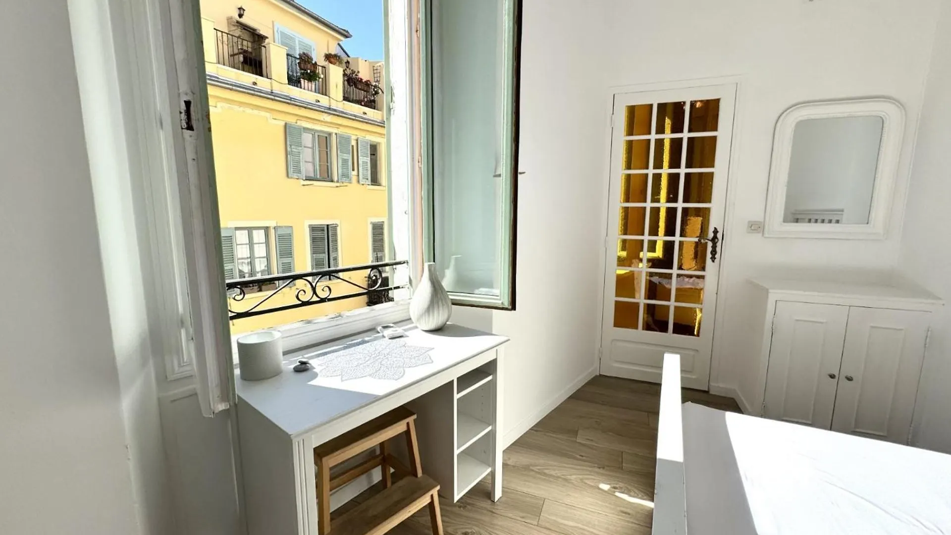 Cc Ot L Atelier Du Collet Old Town Promenade Des Anglais ニース 0*,  フランス