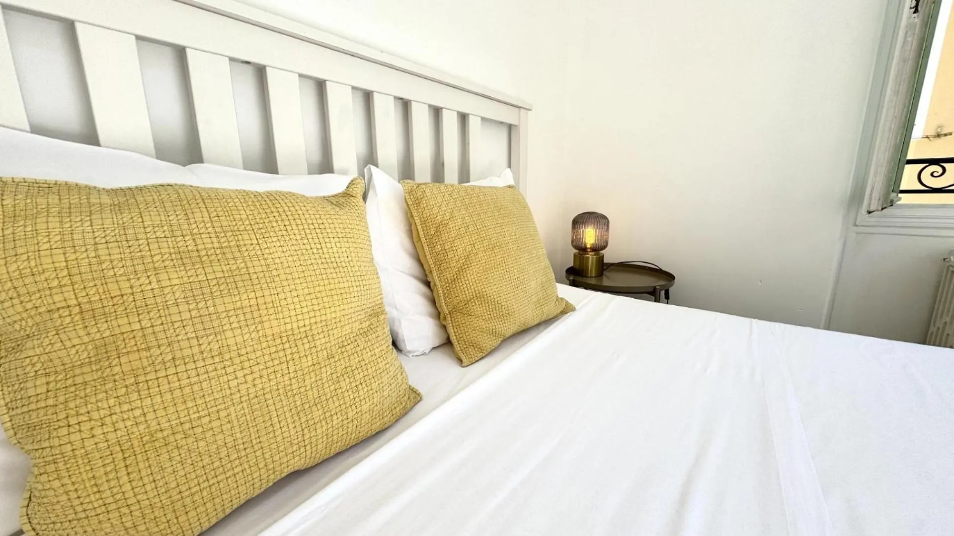 Cc Ot L Atelier Du Collet Old Town Promenade Des Anglais ニース フランス